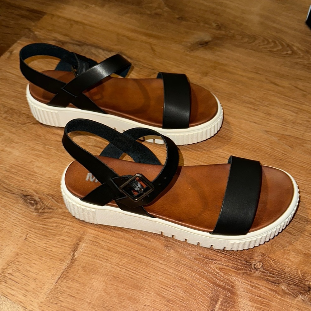 Black Sandals